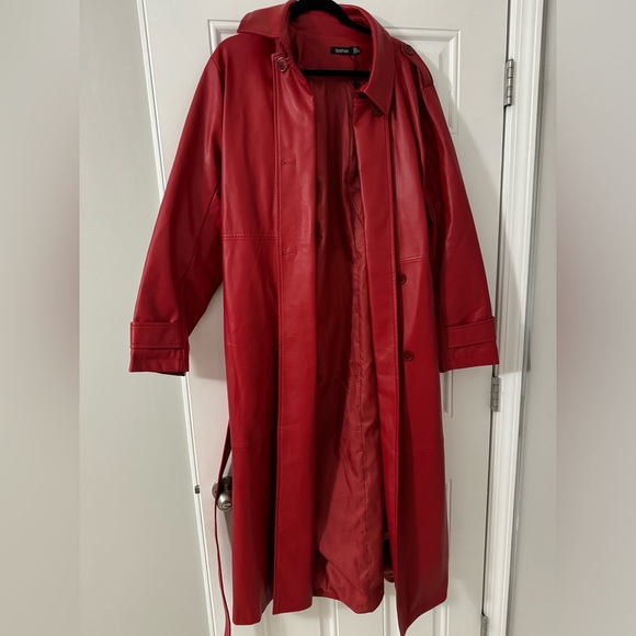 Red trench coat - Picture 2 of 3